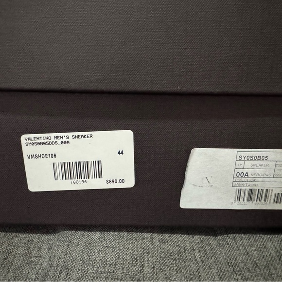 Men’s Valentino sneakers - Picture 6 of 9